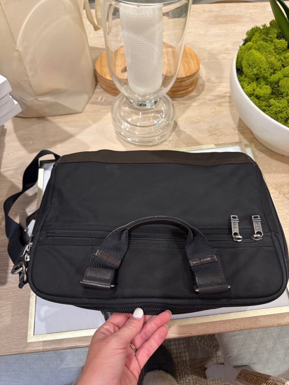 Tumi Black Men's Messenger Briefcase with Shoulder Strap - Picture 2 of 2